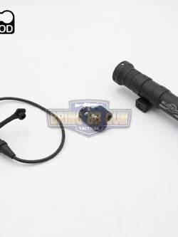 ไฟฉายติดปืน ยี่ห้อ Surefire รุ่น M640W (ขาปรับองศาได้) (มีโหมดไฟกระพริบ)