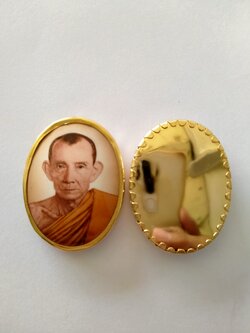 ล็อกเกตหลวงพ่อกวยหน้าเดียวอุดผงสายเมตตาเสน่ห์ องค์ใหญ่ เข้าพิธีหลายวัด