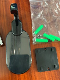 กล้องที่ซ่อนแอบถ่ายในอุปกรณ์ที่แขวนเสื้อผ้า