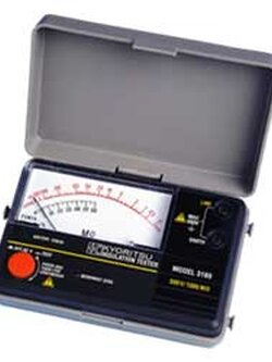 KYORITSU 3165 500V/1000MΩ เป็นมิเตอร์แบบที่มีย่านวัดเดียว ใช้งานได้ง่าย ด้วยขนาดที่เล็กกะทัดรัด น้ำหนักเบาเพียง 330 กรัม