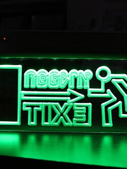 ป้ายไฟทางออก ทางขวา IWC-HAND-GARD-EXIT