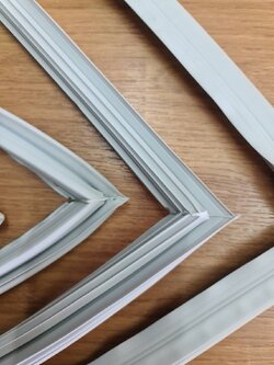 0000788 ขอบยางตู้เย็น ขอบยาง ประตู ตู้เย็น TOShiba รุ่น GR-B177T (1 ประตู) ยางตู้เย็น