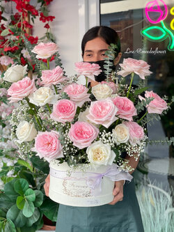 กล่องดอกไม้ Flowerbox กระเช้าดอกไม้ กระเช้าดอกไม้แสดงความยินดี เยี่ยมไข้ วันเกิด