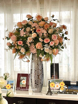 แจกันดอกไม้ประดิษฐ์ขนาดใหญ่ วางโต๊ะคอนโซล แจกันดอกไม้ประดิษฐ์ตั้งพื้น ของขวัญให้ผู้ใหญ่ แจกันดอกไม้ปลอมสีชมพูโอรส แจกันดอกไม้ทรงสูง ความสูงรวม 100 cm.