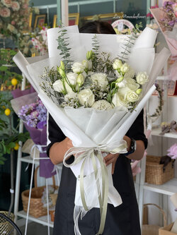 ช่อดอกกุหลาบสีขาว ช่อดอกไม้สีขาว ช่อดอกไม้สด