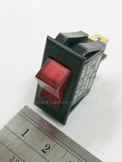 Switch AC ตัวกลางคุณภาพดีจากไต้หวัน สีแดง 10A - 250V