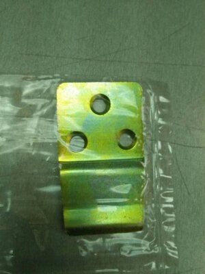 0000577 ขาแขวน พัดลม (สีเหลือง) ยี่ห้อ Hatari,มิตซูบิชิ,เนชั่นแนล,พานาโซนิค รุ่นติดฝาผนัง 3 รู แผ่นเหล็กแขวนพัดลม