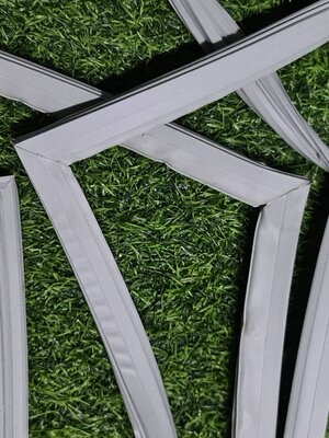 0000913 ขอบยาง ตู้เย็น ฮิตาชิ HITACHI รุ่น R-250WLX (ขอบล่าง) ขอบยางตู้เย็นฮิตาชิ ขอบยางประตู ตู้เย็น 2 ประตู