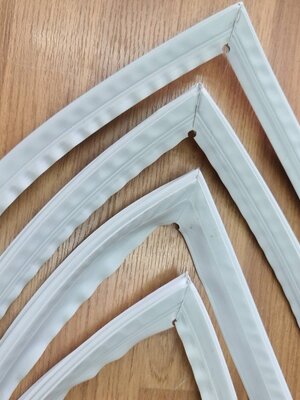 0000772 ขอบยาง ประตู ตู้เย็น ฮิตาชิ hitachi รุ่น R-260WPX (ขอบล่าง) ยางขอบประตูตู้เย็น ขอบยางประตู ตู้เย็น 2 ประตู