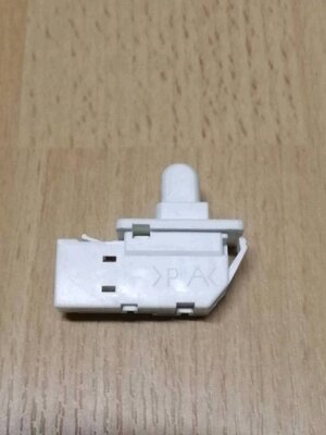 0000273 สวิตซ์ ประตู ตู้เย็น ชาร์ป