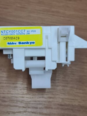 0000600 สวิทช์ +ก้าน C0601CC8 ประตู เครื่องซักผ้า HITACHI อะไหล่ของแท้ สวิตย์ล็อก เครื่องซักผ้า ฮิตาชิ LID LOCK SWITCH