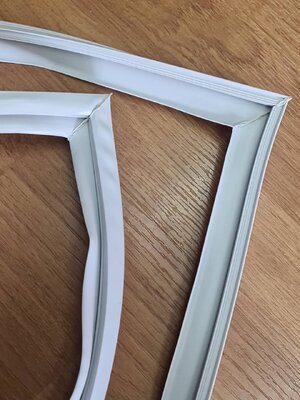 0000688 ขอบยาง ตู้เย็น ชาร์ป (ขอบบน) ขอบตู้เย็นชาร์ป SHARP รุ่น SJ-D30M-SLG ขอบยาง 2 ประตู